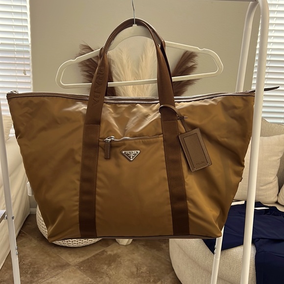 PRADA Re-Nylon and Saffiano leather duffle bag - Picture 1 of 9
